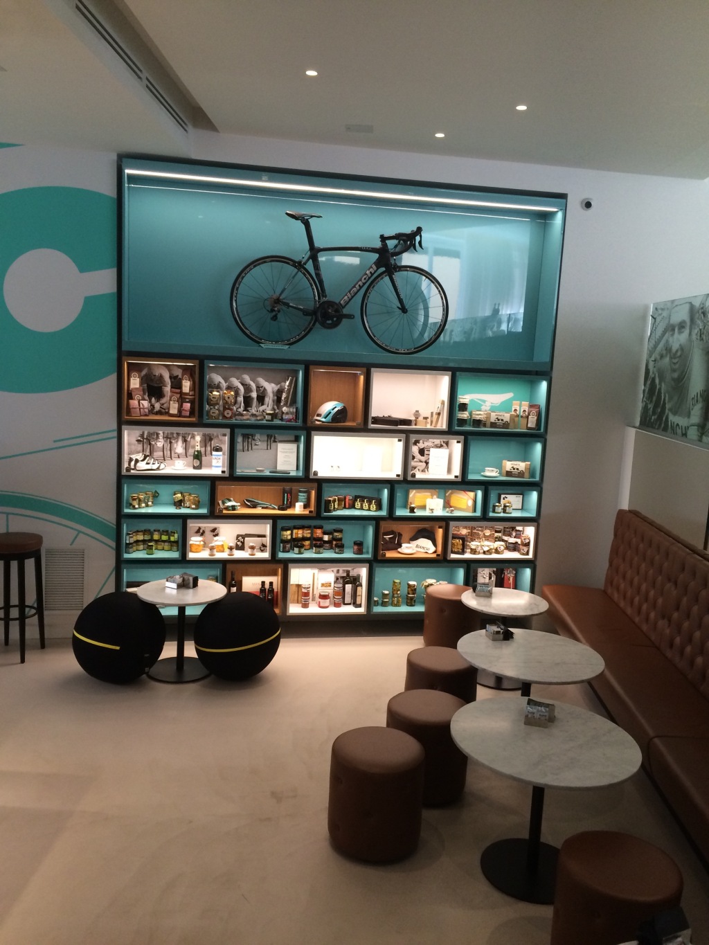 Bianchi Cafè and Cycles